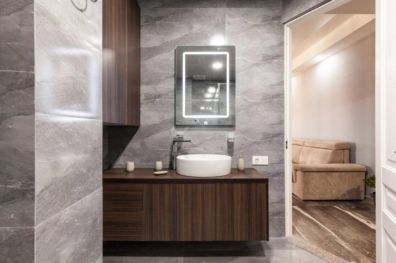 Veli Group Apartment In Old City Kutaisi Esterno foto