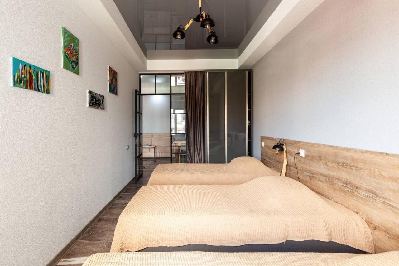 Veli Group Apartment In Old City Kutaisi Esterno foto