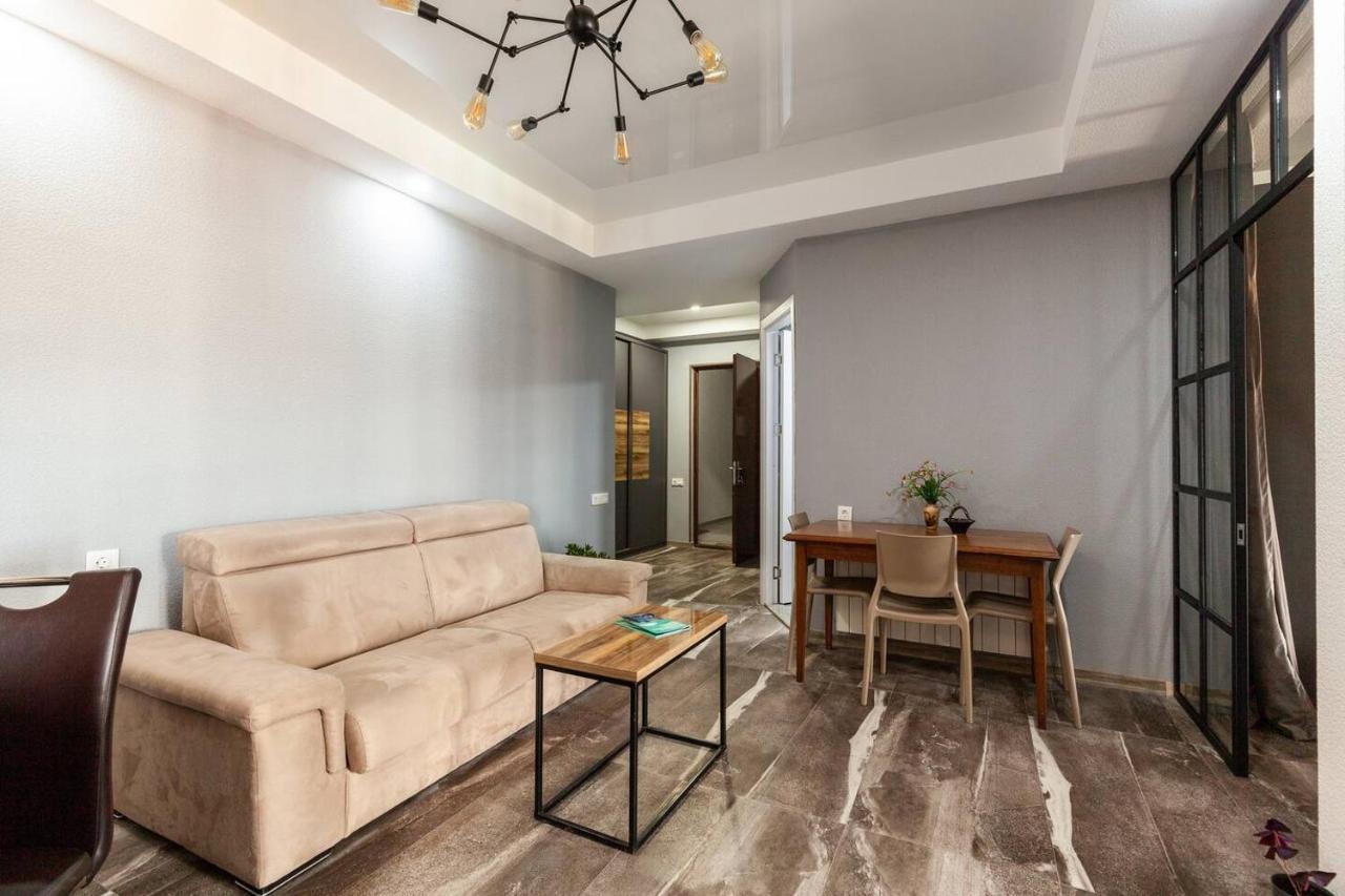 Veli Group Apartment In Old City Kutaisi Esterno foto
